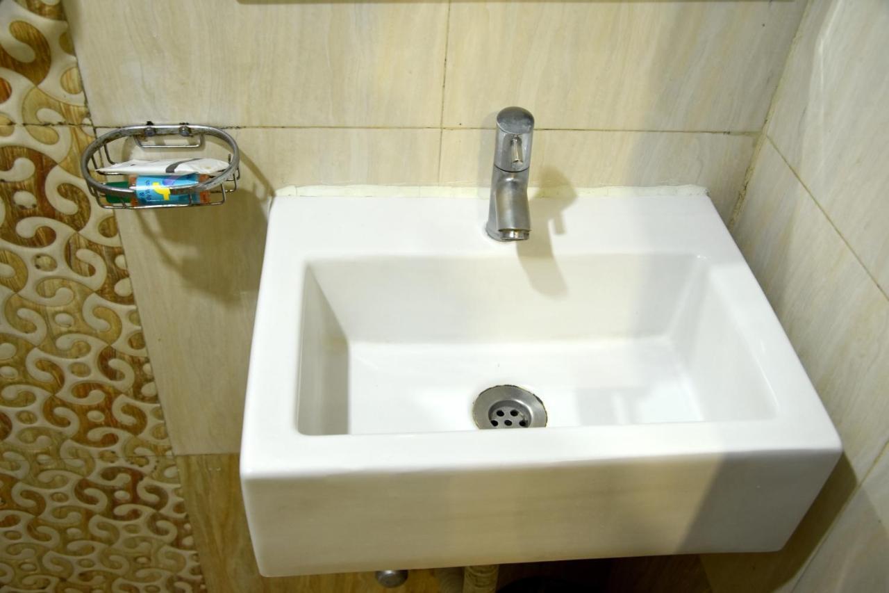 Hotel Galaxy Comforts Bombaj Zewnętrze zdjęcie